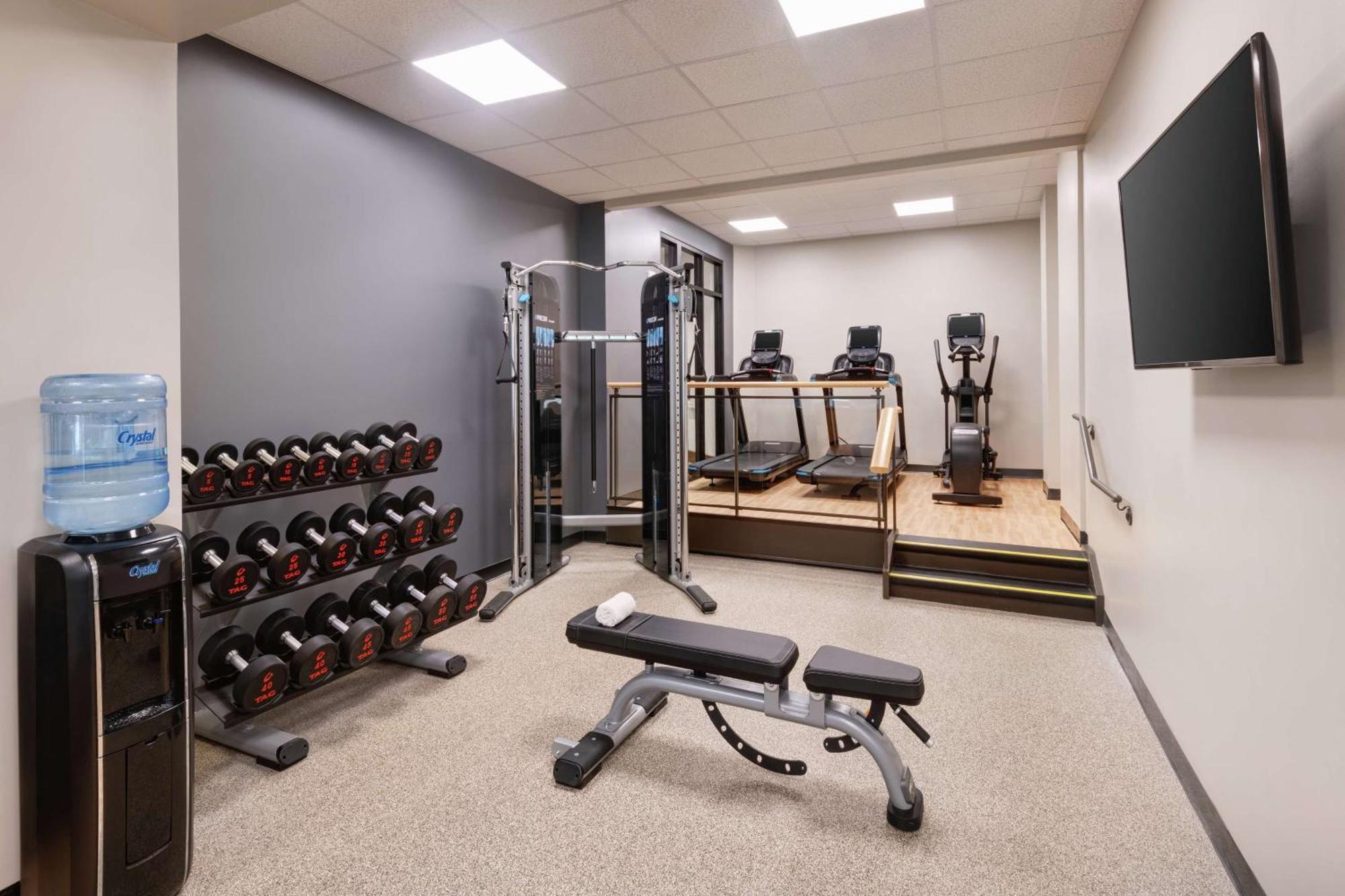 Embassy Suites Tysons Corner Ngoại thất bức ảnh