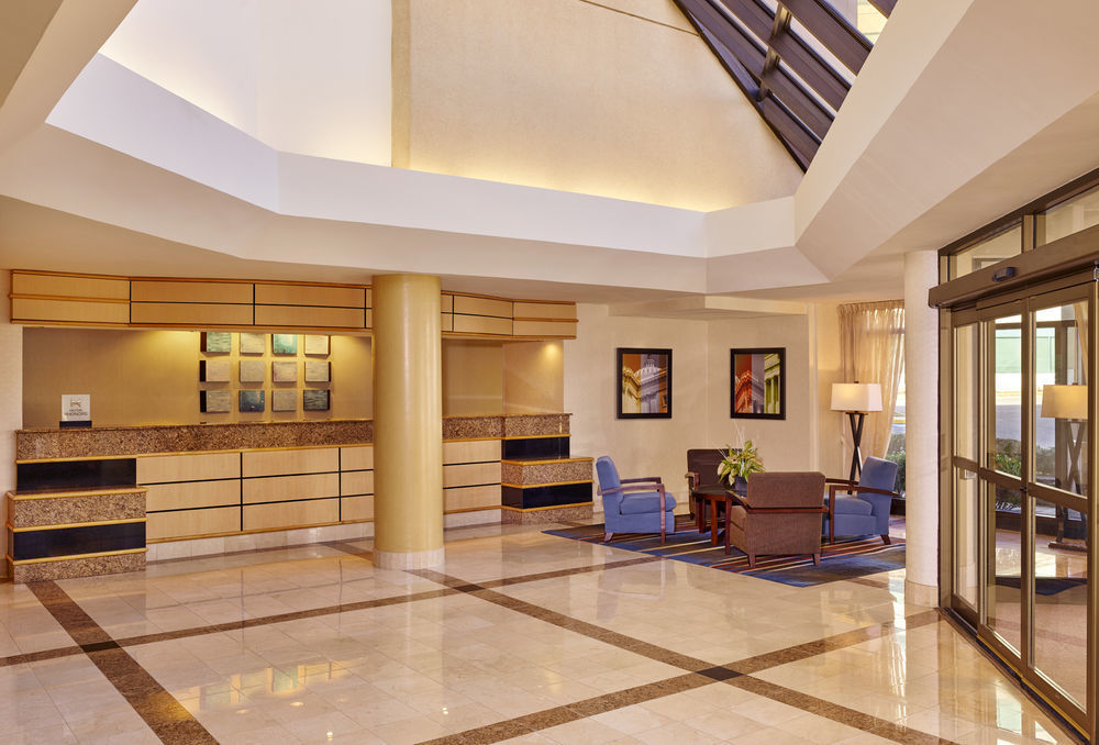 Embassy Suites Tysons Corner Ngoại thất bức ảnh