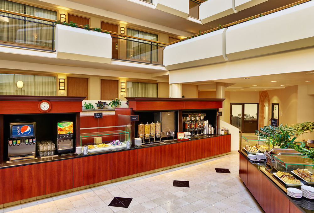 Embassy Suites Tysons Corner Ngoại thất bức ảnh