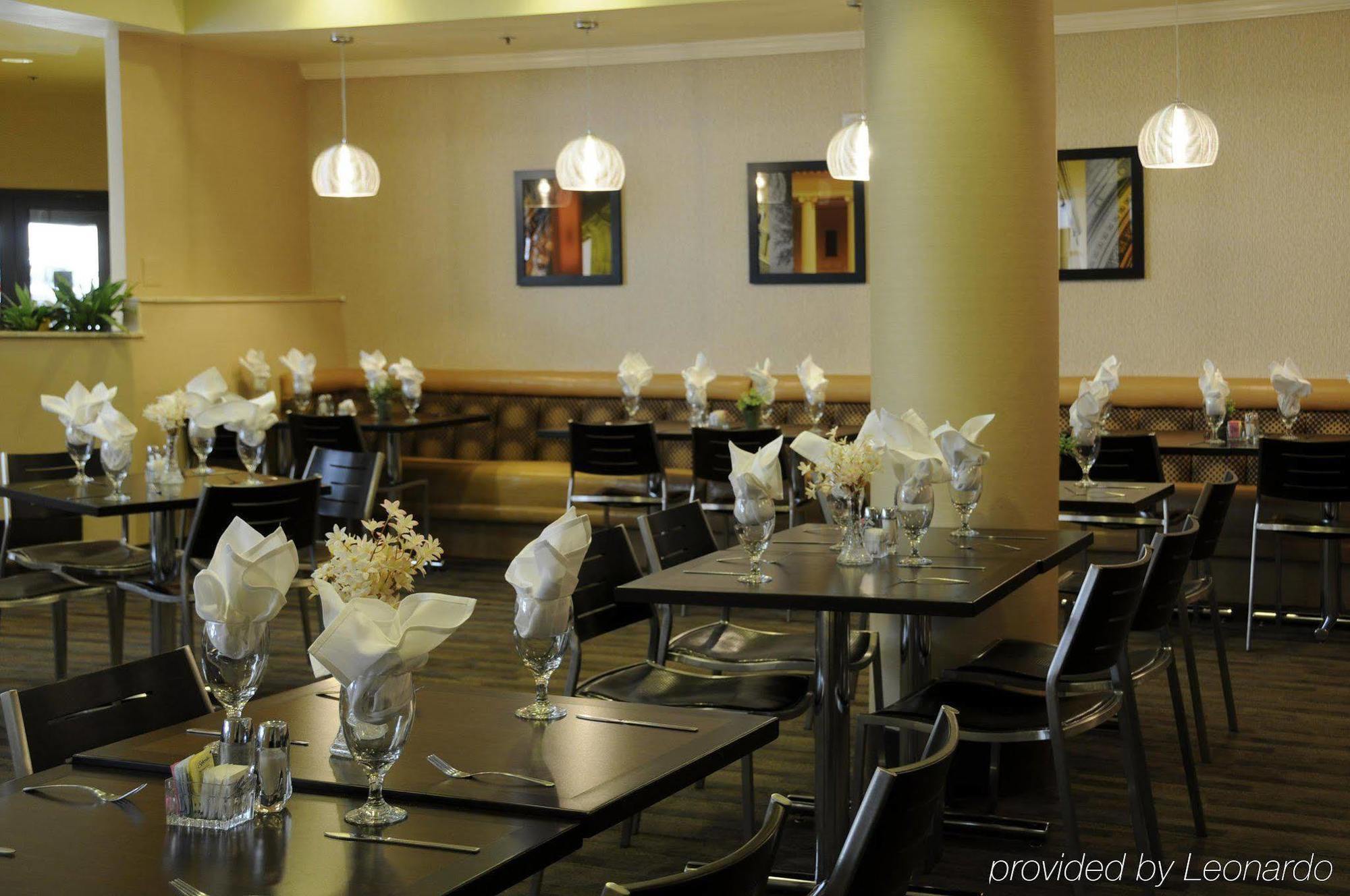 Embassy Suites Tysons Corner Ngoại thất bức ảnh