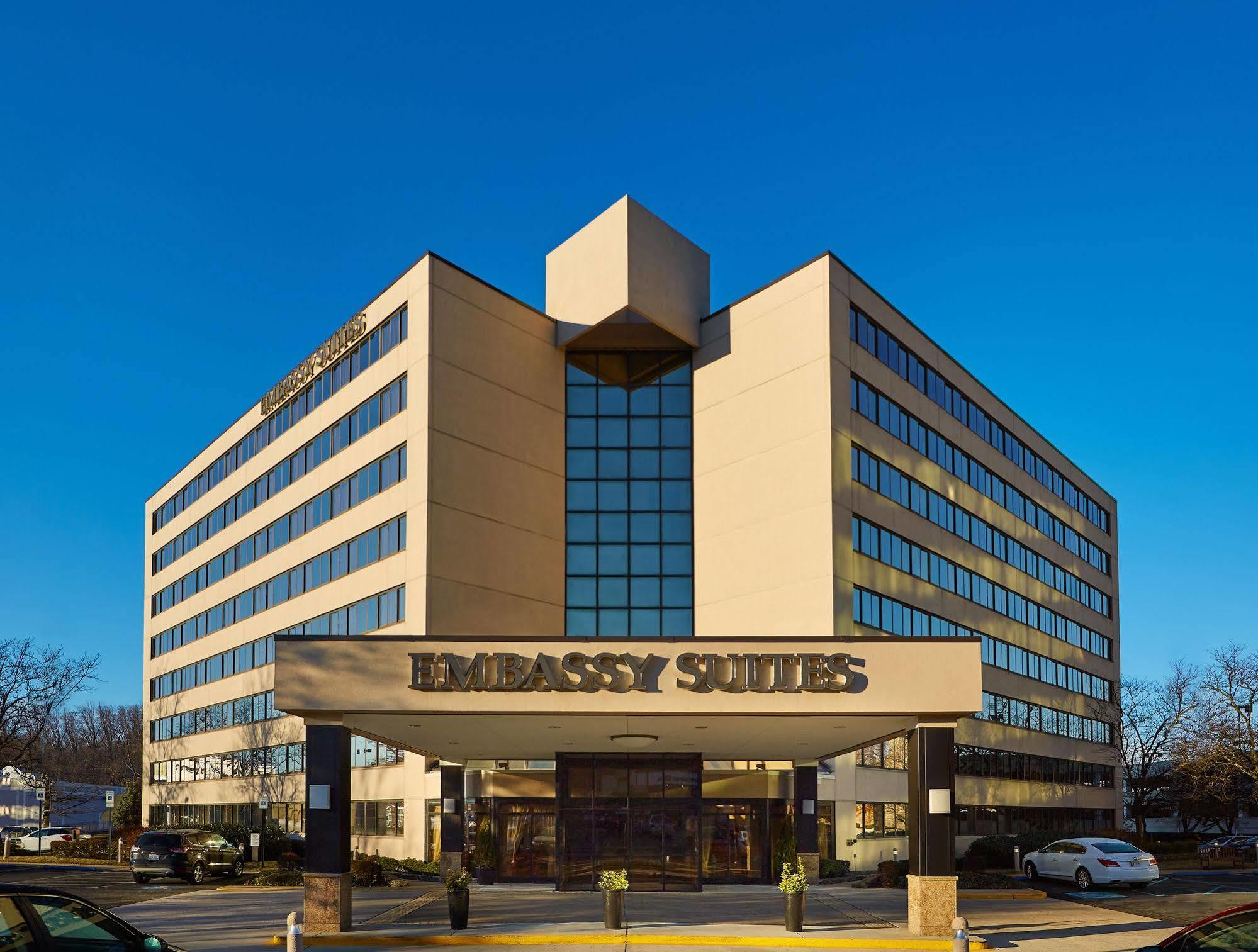 Embassy Suites Tysons Corner Ngoại thất bức ảnh