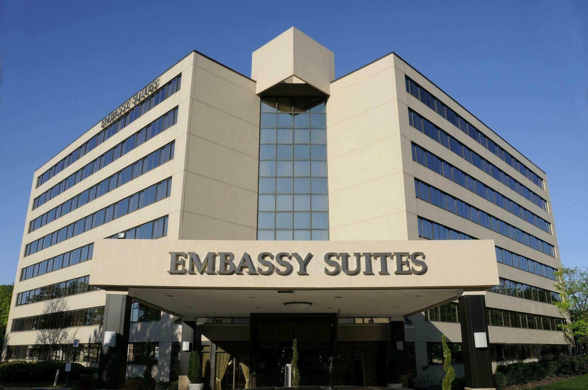Embassy Suites Tysons Corner Ngoại thất bức ảnh